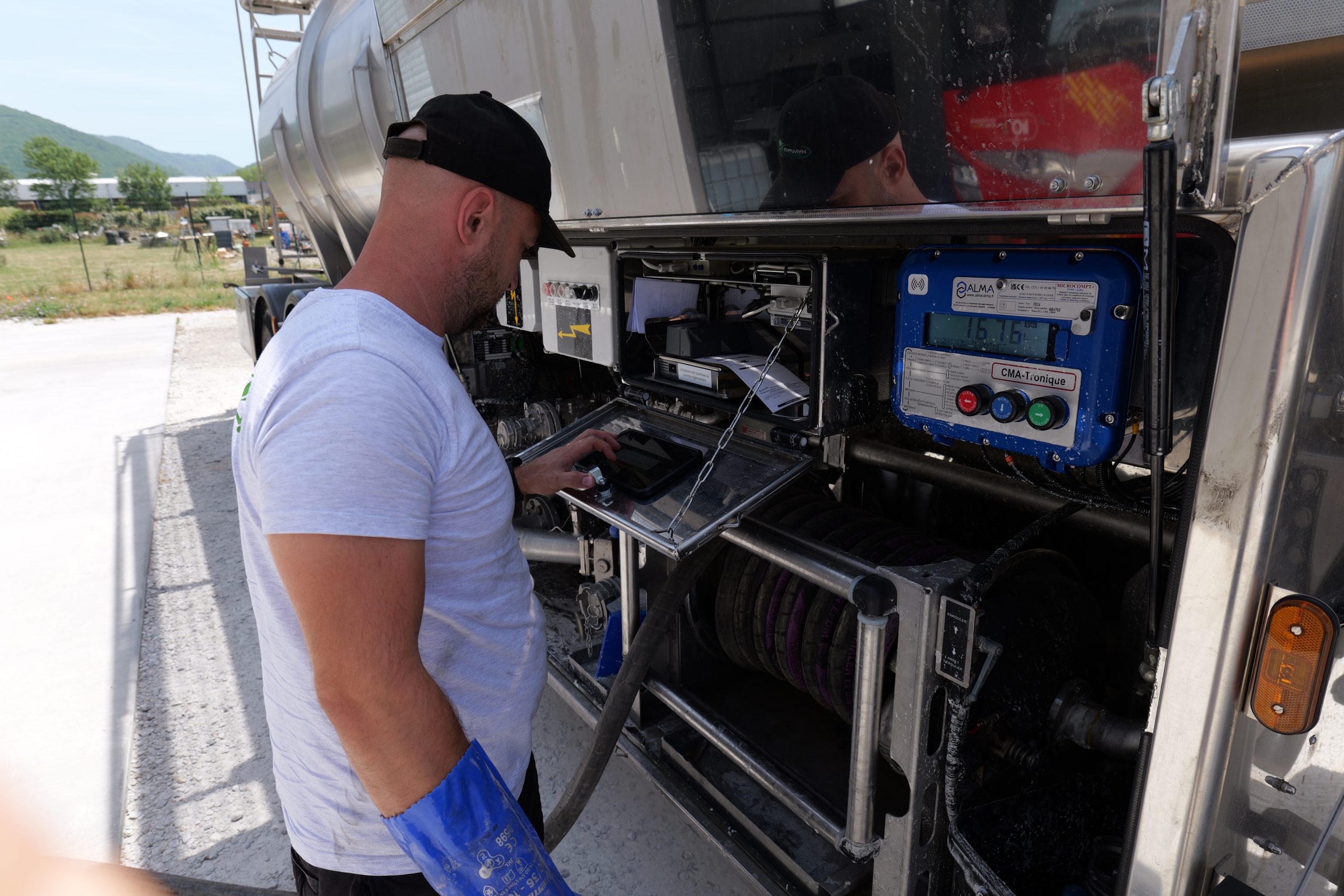 Un technicien AdBlue de Hympyr Energies.